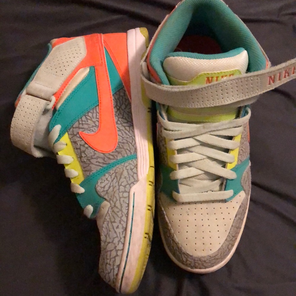 Nike 90s retro mid tops